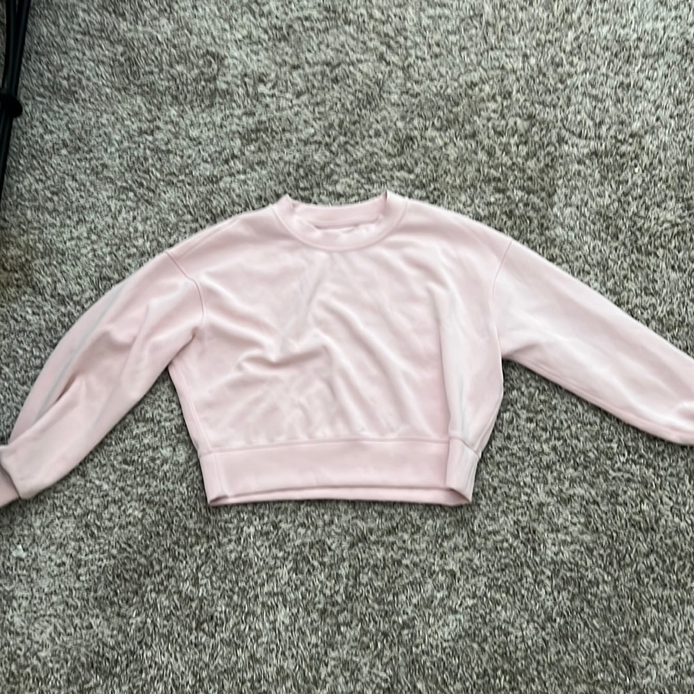 Cloud soft cropped lululemon baby pink sweatshirt